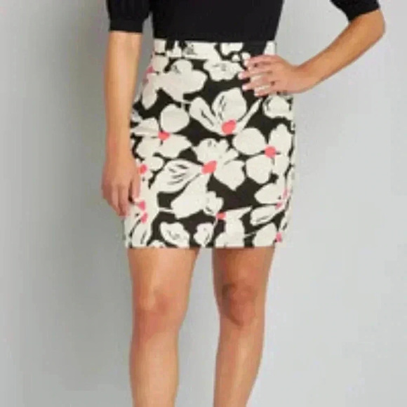 ModCloth My, How Marvelous Mini Skirt - Picture 3 of 12